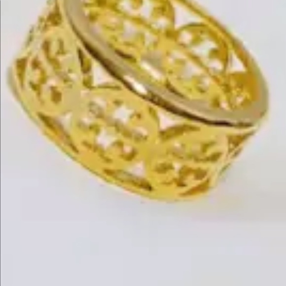TORY BURCH GOLD PLATE KINSLEY RING SIZE 7. TB LOGO CUT OUTS ALL AROUND, DUST BAG - Picture 7 of 9